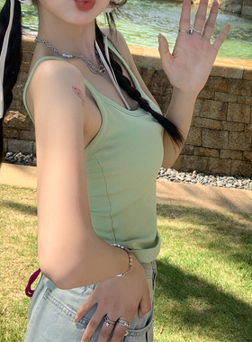 绿色美背带胸垫背心女外穿2026夏新款设计内搭打底绝美吊带小上衣