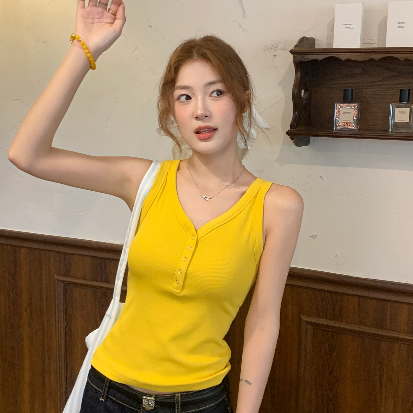 龙妹黄色V领美式吊带背心女内搭外穿2026春夏新款绝美无袖小上衣