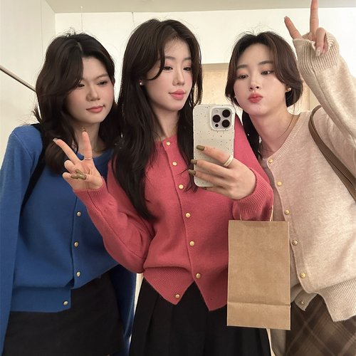 宽松慵懒圆领针织开衫外搭