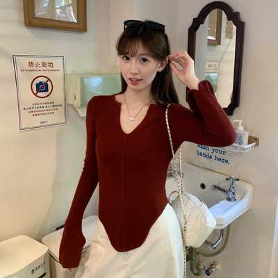 红色V领针织上衣女修身