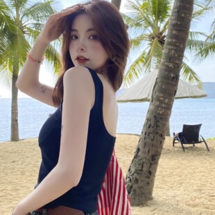 龙妹家黑色美背带胸垫背心女外穿新款 上衣内搭打底绝美小吊带 无袖