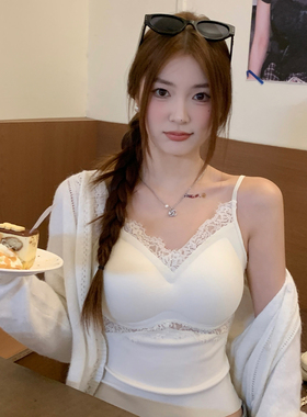 龙妹白色V领蕾丝吊带带胸垫背心女内搭外穿2026春夏新款无袖上衣