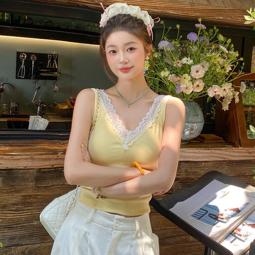 黄色V领蕾丝带胸垫吊带背心美背