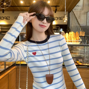 龙妹蓝白条纹撞色针织打底衫女外穿内搭2026春季新款百搭针织上衣
