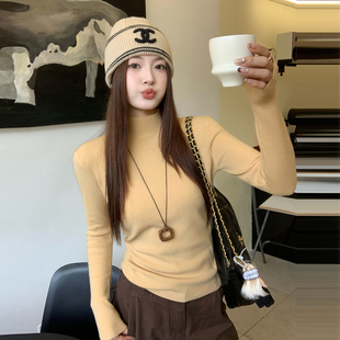 龙妹黄色半高领打底衫毛衣女内搭2025新款冬季高级感穿搭针织上衣