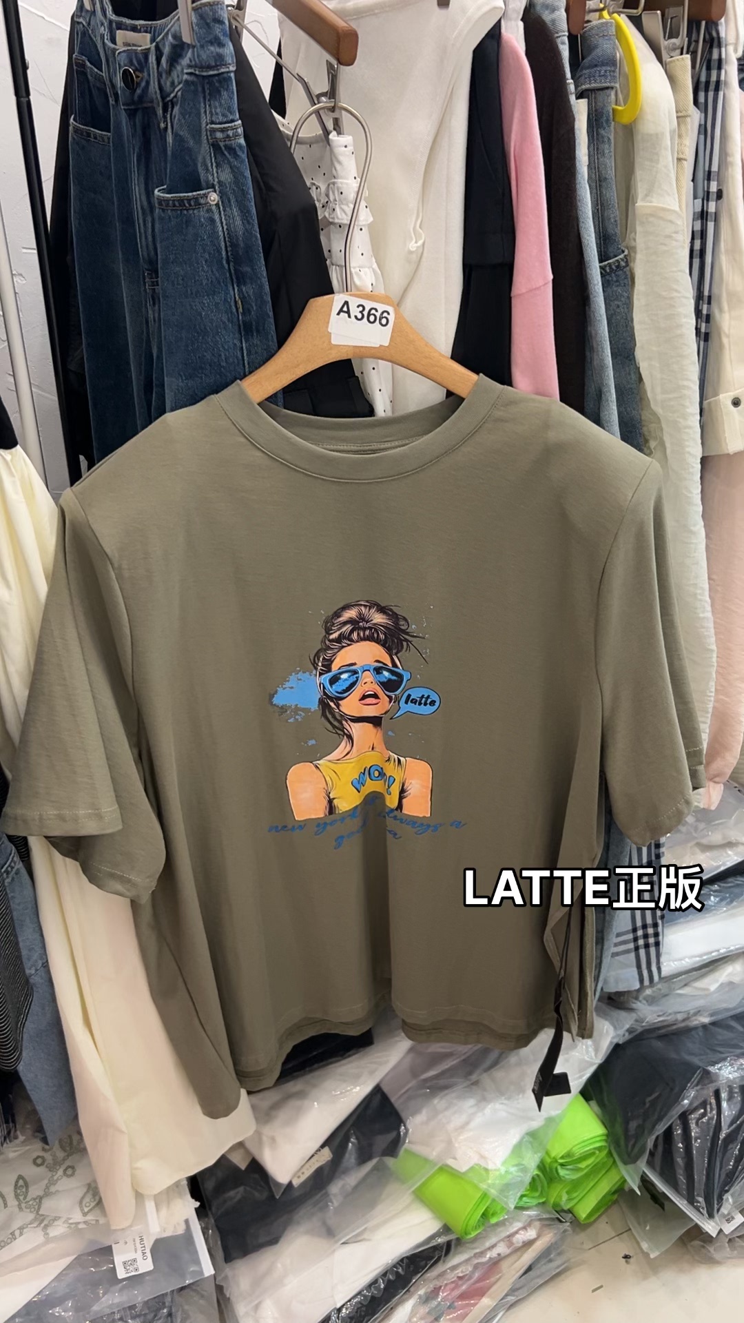LATTE正版早秋新款 复古头像宽松垫肩短袖T恤女