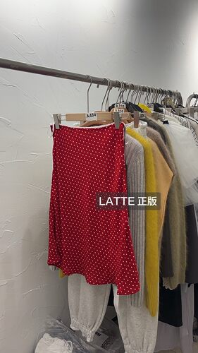 LATTE正版秋冬新款 四季可以穿的红色波点半身裙女