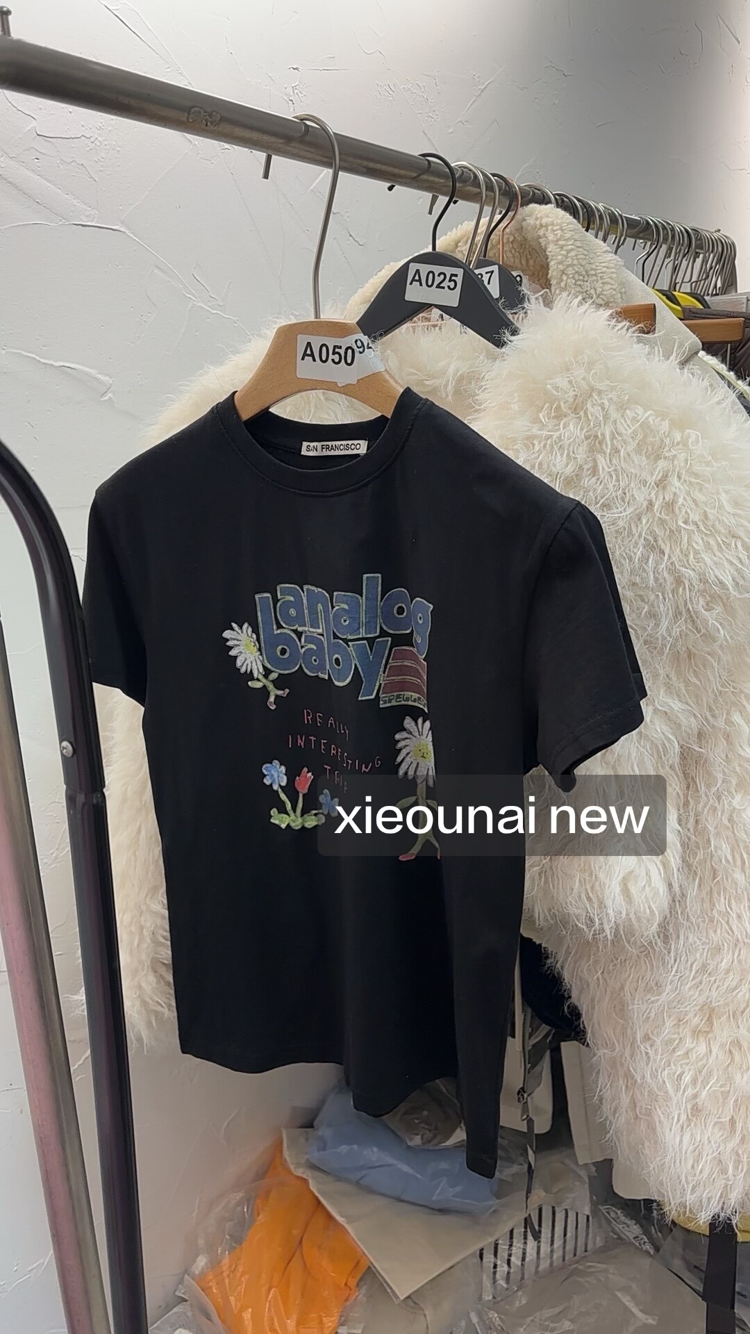 SAN正版新款 图案很好看的简单黑色短袖T恤女