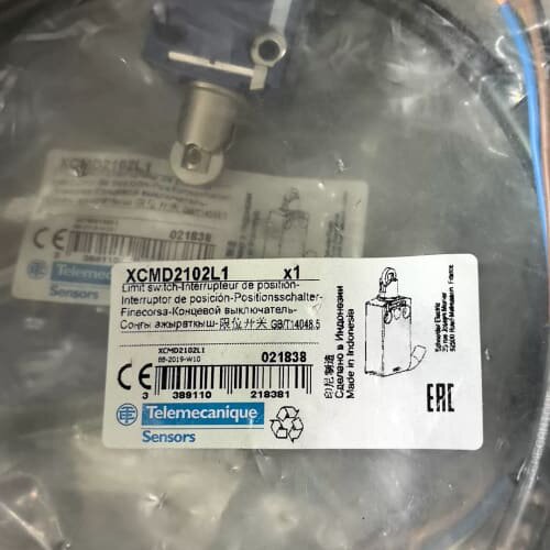 议价Telemecanique XCMD2102L1限位开关全