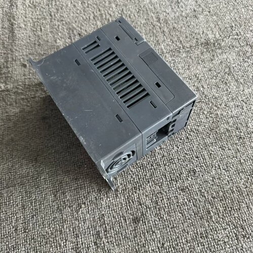 议价Perfecta变频器2.2KW功率380V三相输入输