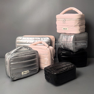 (出口高品质--加厚夹棉)防水大容量手提化妆包便携洗涮包收纳包