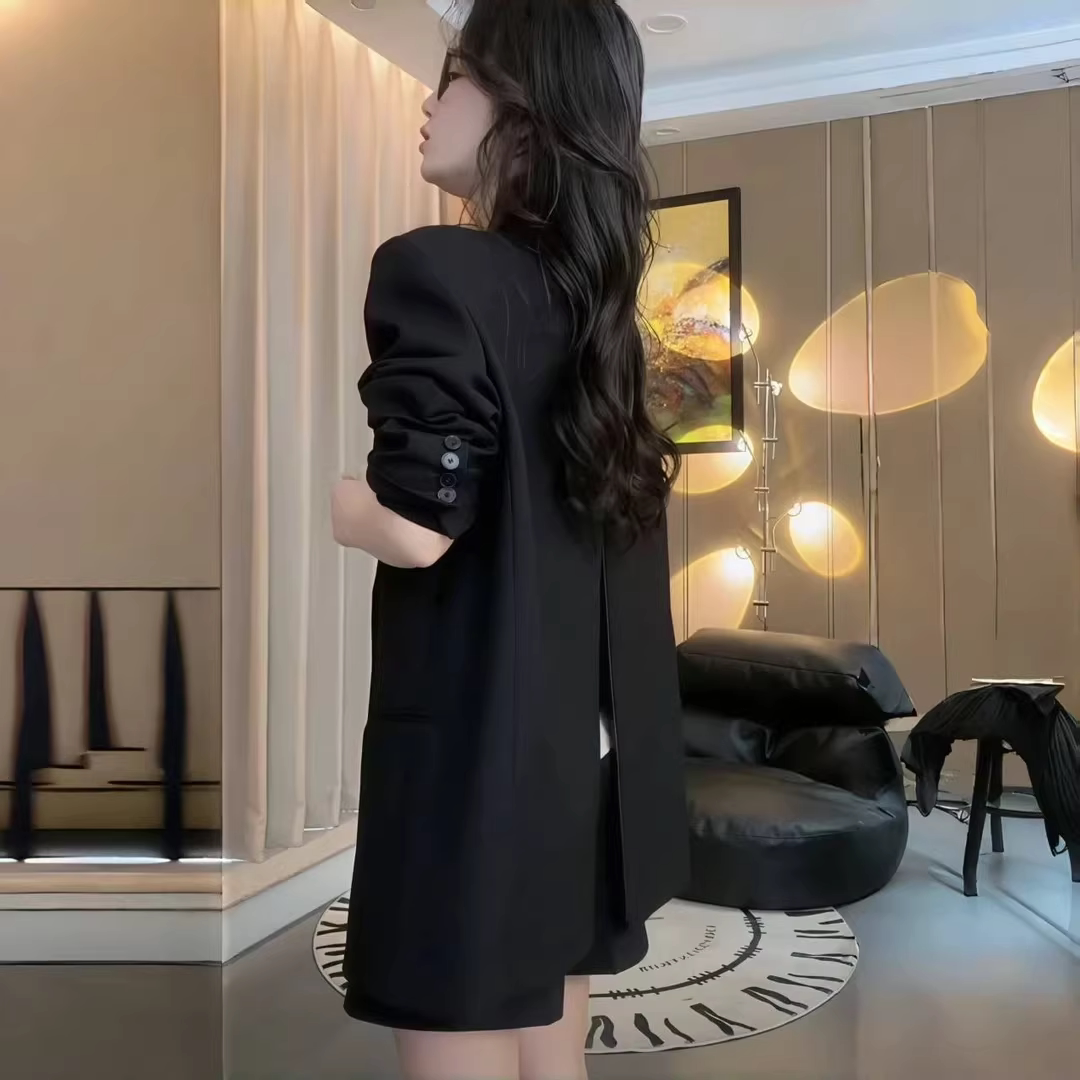 2026春秋高级感黑色西装外套女设计感后背拉链气质百搭西服上衣
