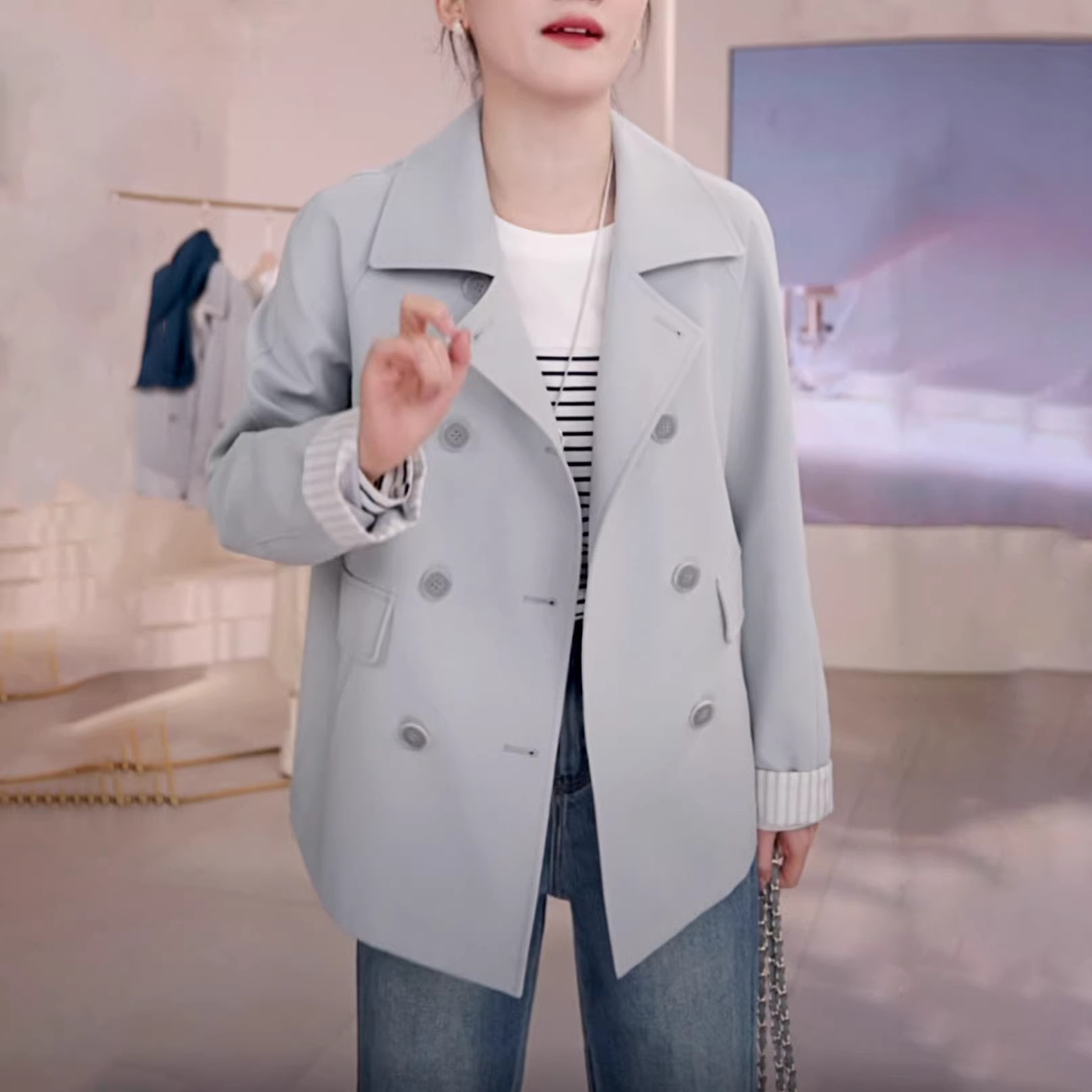 时尚简约双排扣翻领风衣外套女