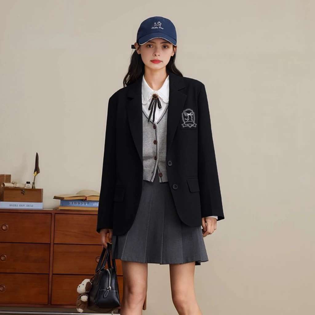学院风西装外套女2025春秋季新款刺绣胸章气质休闲百搭小个子西服