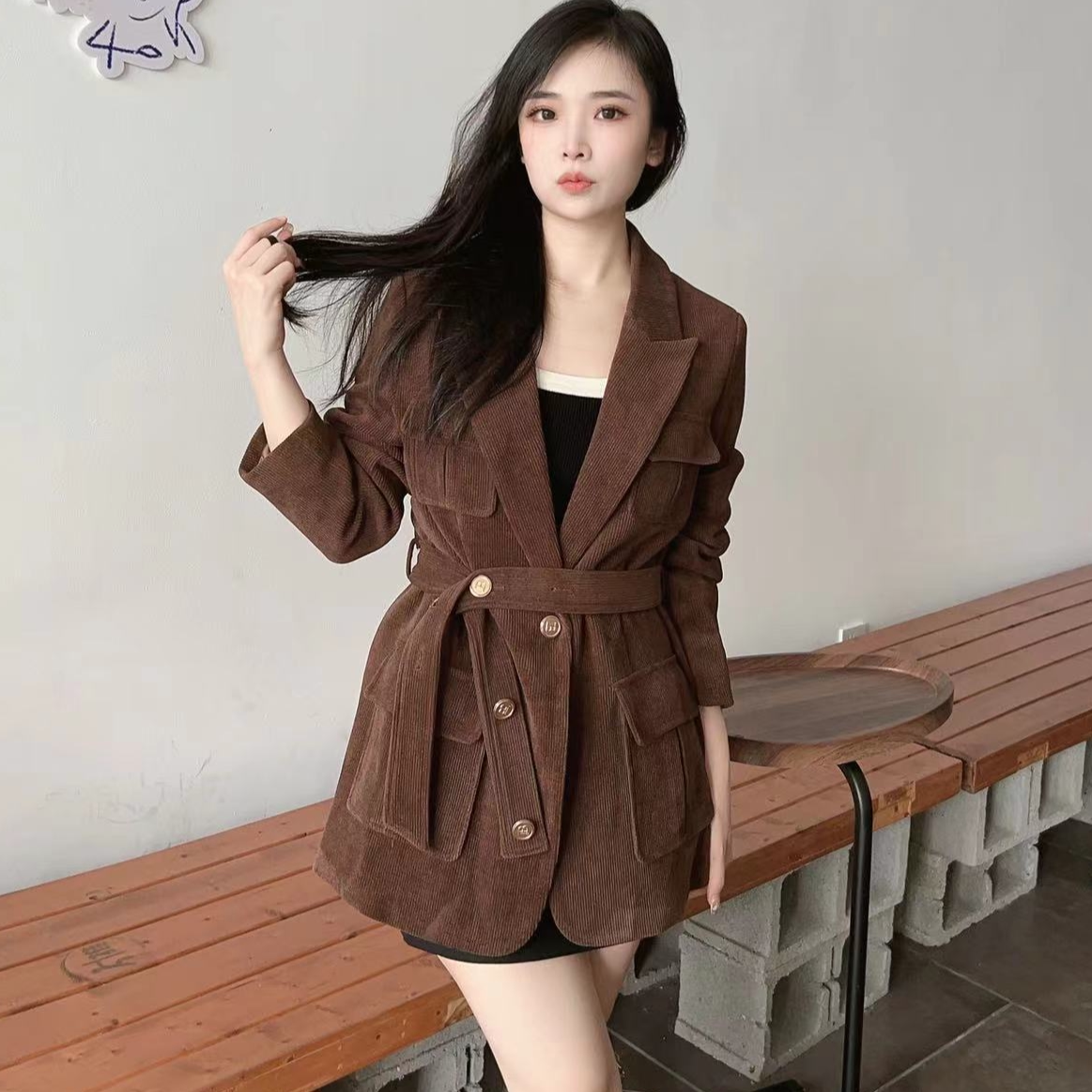 韩系独特超好看设计感美拉德穿搭休闲收腰咖色西装加厚外套女春秋