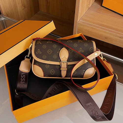高级感小众轻奢法棍包通勤腋下包