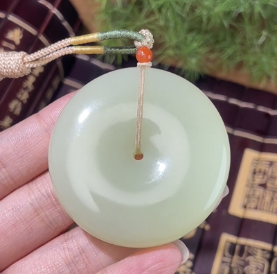 精品新疆和田玉且末料奶蓝色面包圈平安扣吊坠挂件吊坠大号