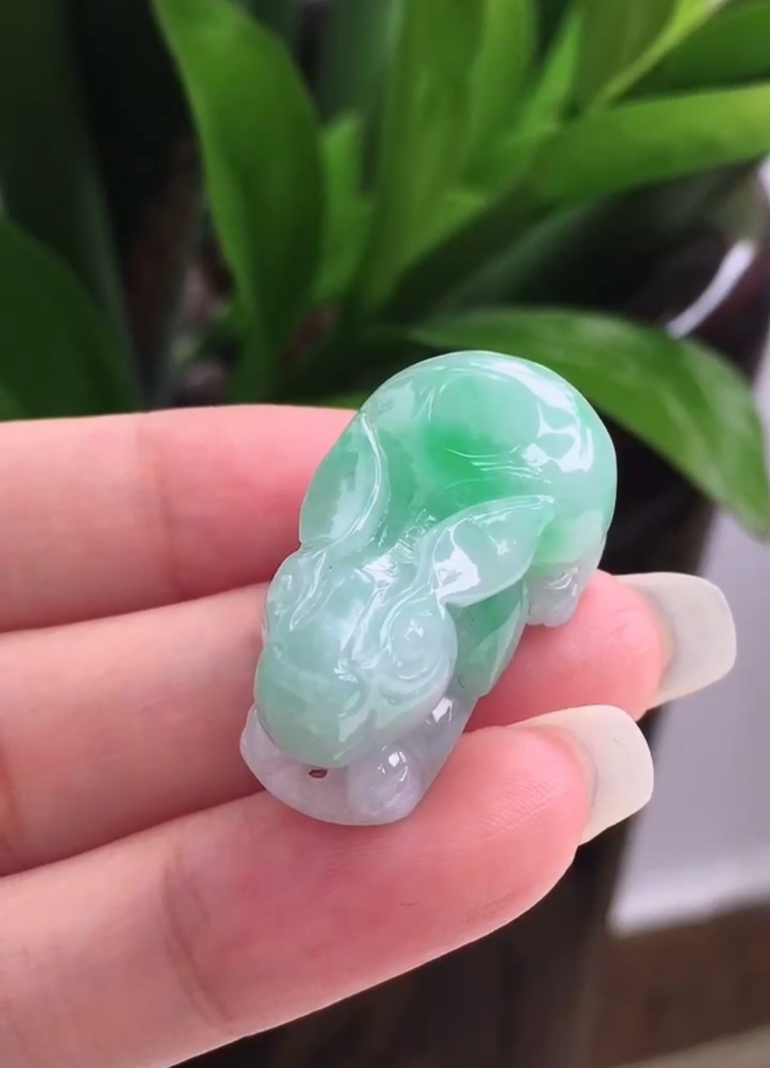 翡翠生肖玉兔吊坠玉坠冰飘翠绿缅甸正品天然翡翠老坑a翡翠兔挂件