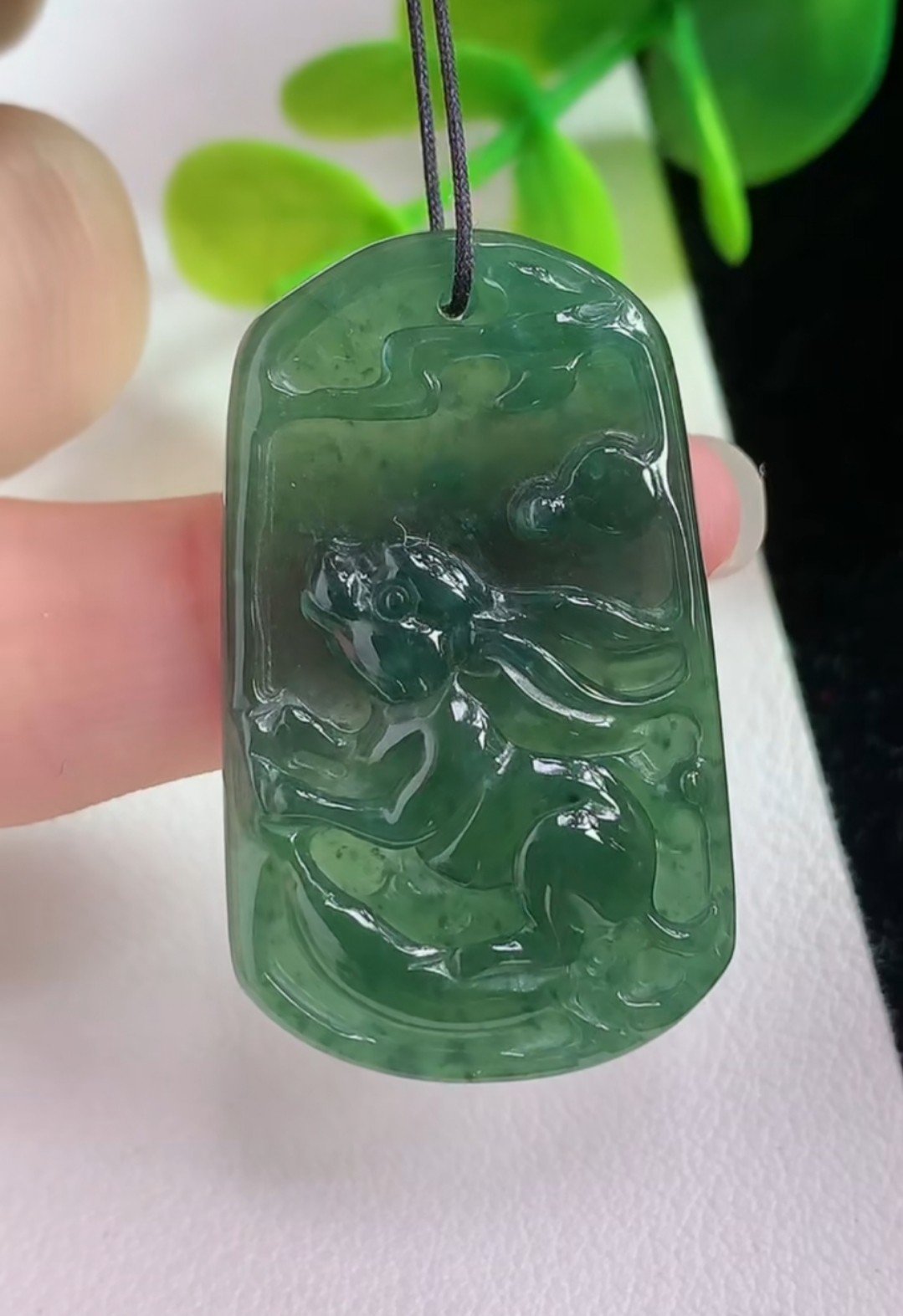 冰种正品生肖兔牌挂件满绿冰种精雕玉兔挂件男女生肖玉佩翡翠兔牌