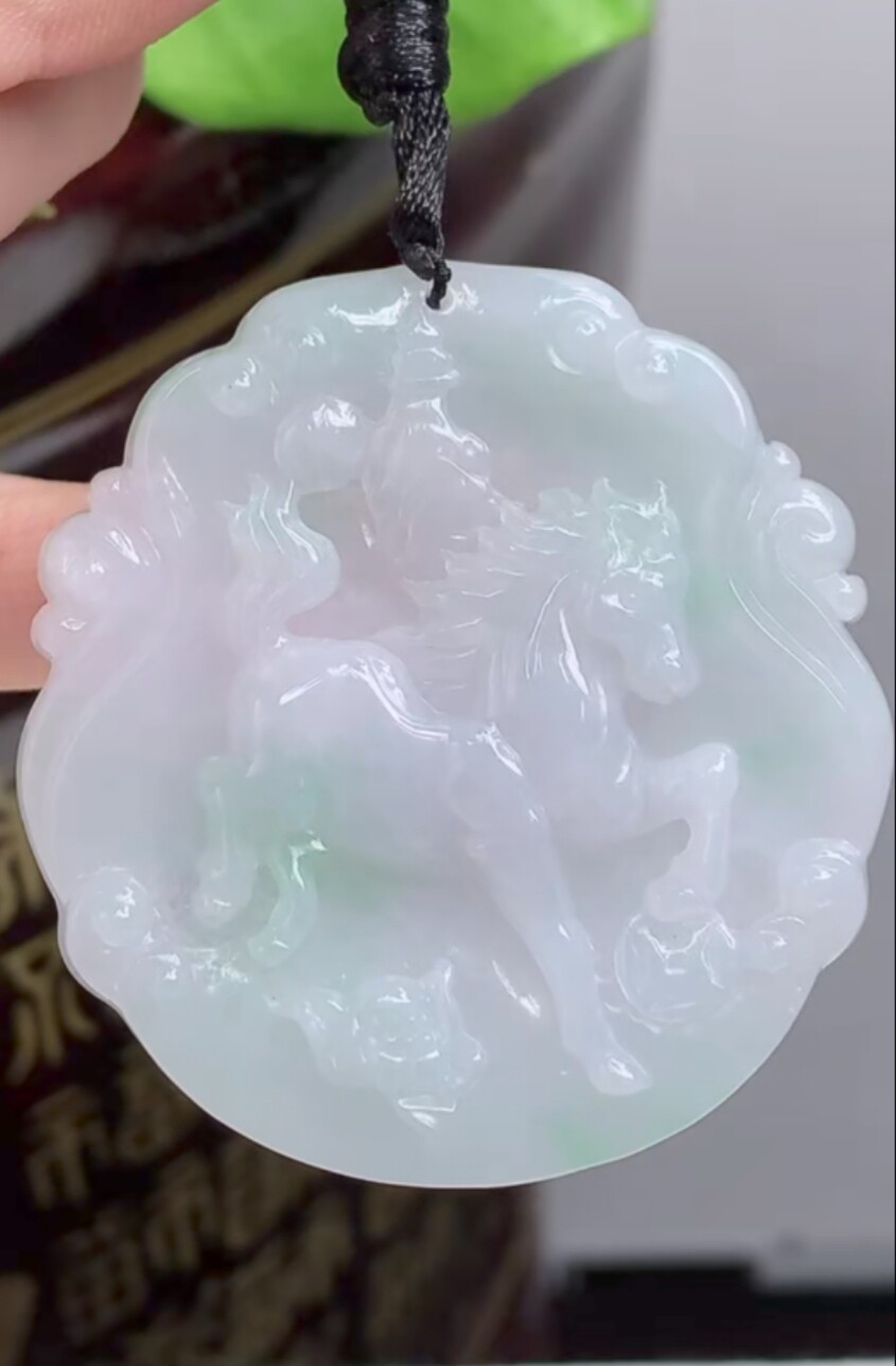 翡翠生肖马牌冰糯种缅甸天然老坑A货精雕春带彩男女生肖玉佩玉马