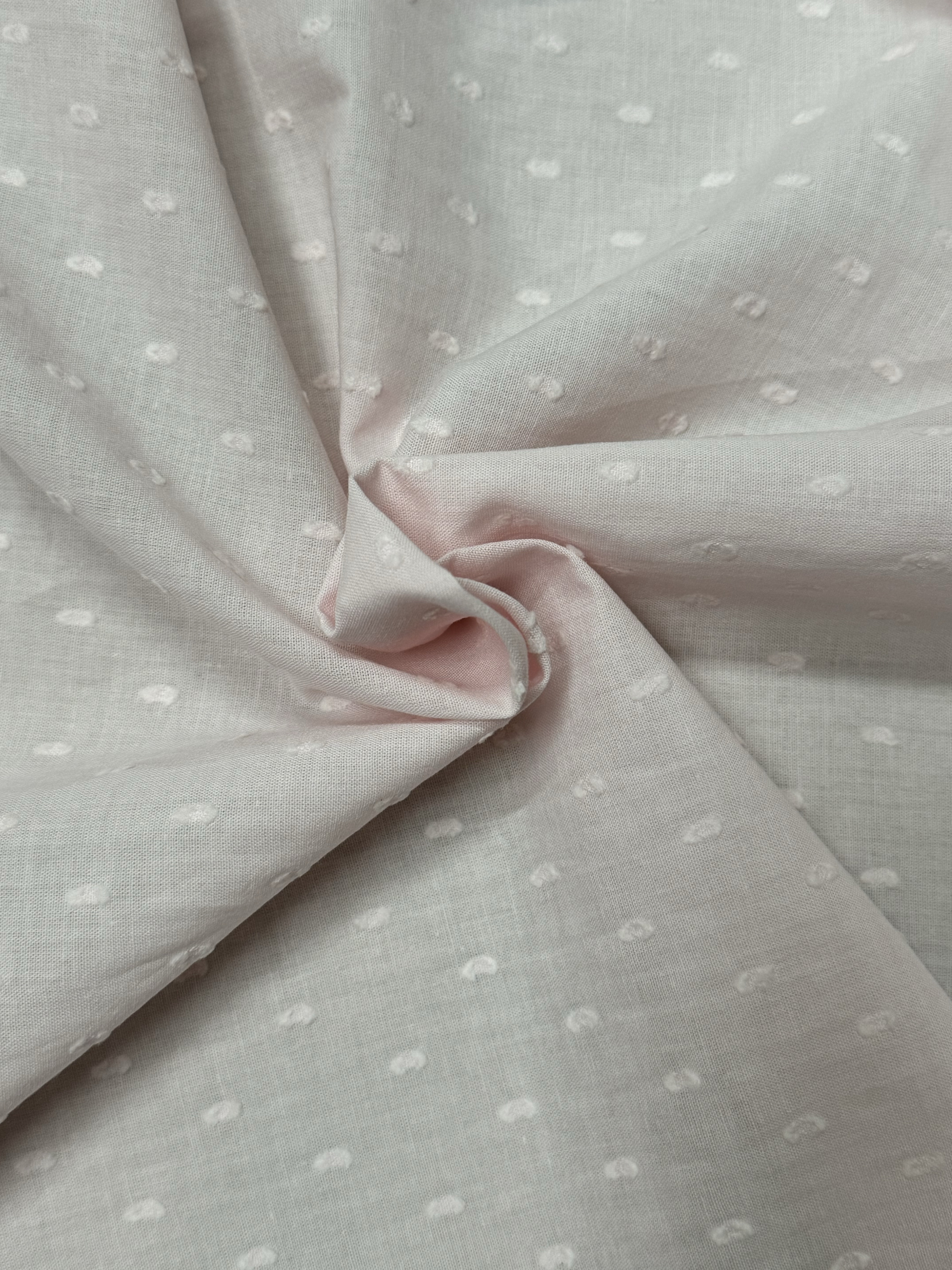 纯棉浅粉色剪花点点棉布微透幅宽145cm9元半米价