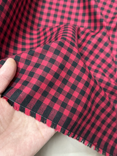 日单纯棉色织红黑格子衬衫厚度一米160克幅宽145cm9元半米