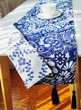 清新中式青花瓷凤尾花双面棉麻桌旗田园风蓝色梅花民族风长条桌布