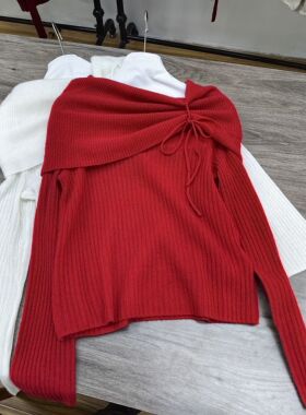 2024秋冬新款红色长袖别致蝴蝶结小衫女宽松针织毛衣露肩打底衫