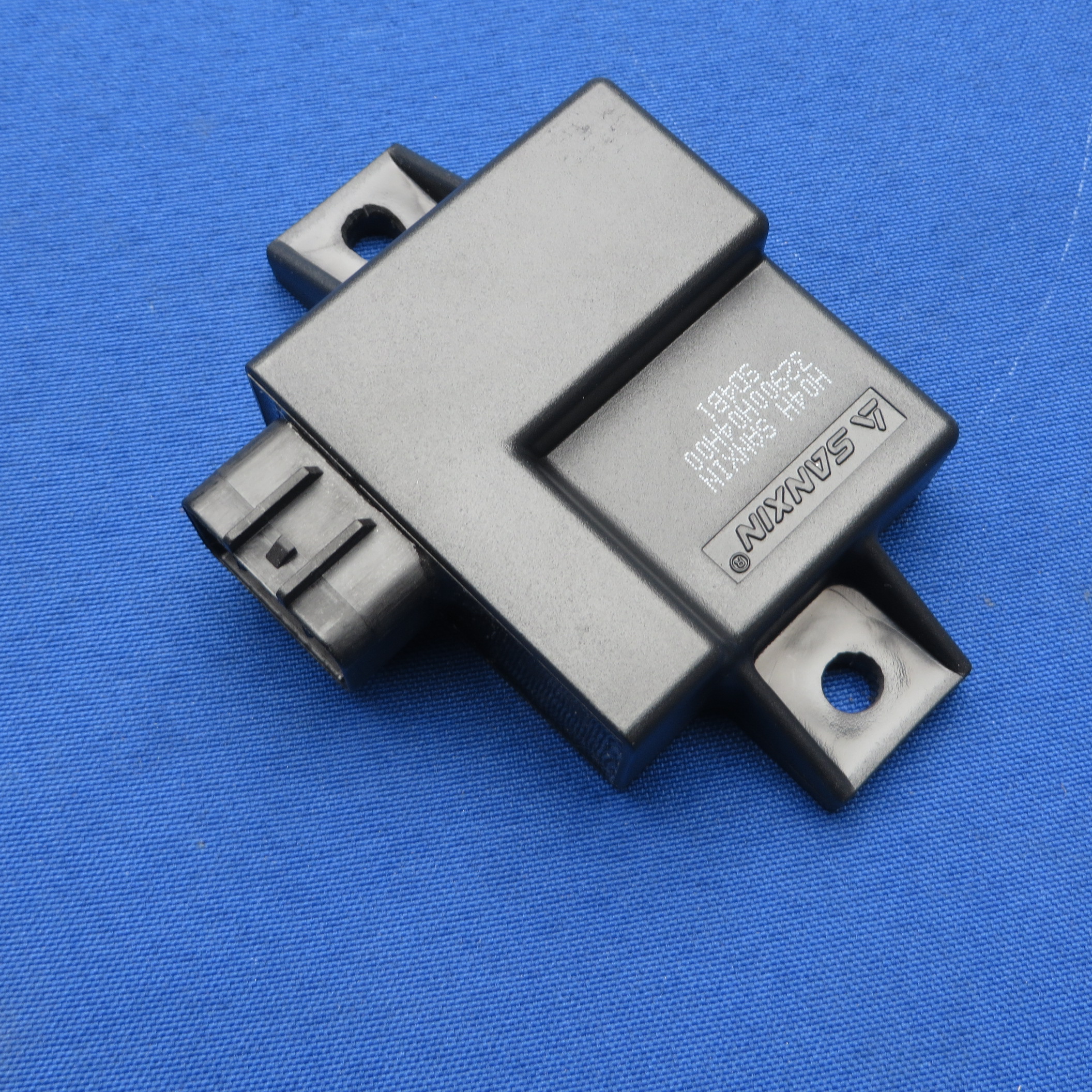 踏板摩托车配件适用铃木新海王星UA125T-A/UA125T电子点火器CDI
