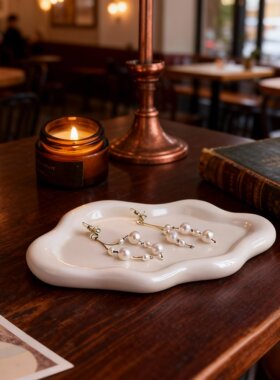 简约现代陶瓷咖啡店收纳盘白色卧室女生房间卧室床头柜桌面小摆件