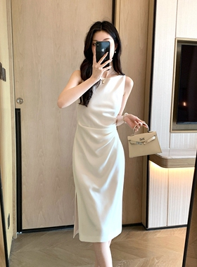 白色连衣裙女2026夏装新款法式气质显瘦无袖吊带裙领证小白裙