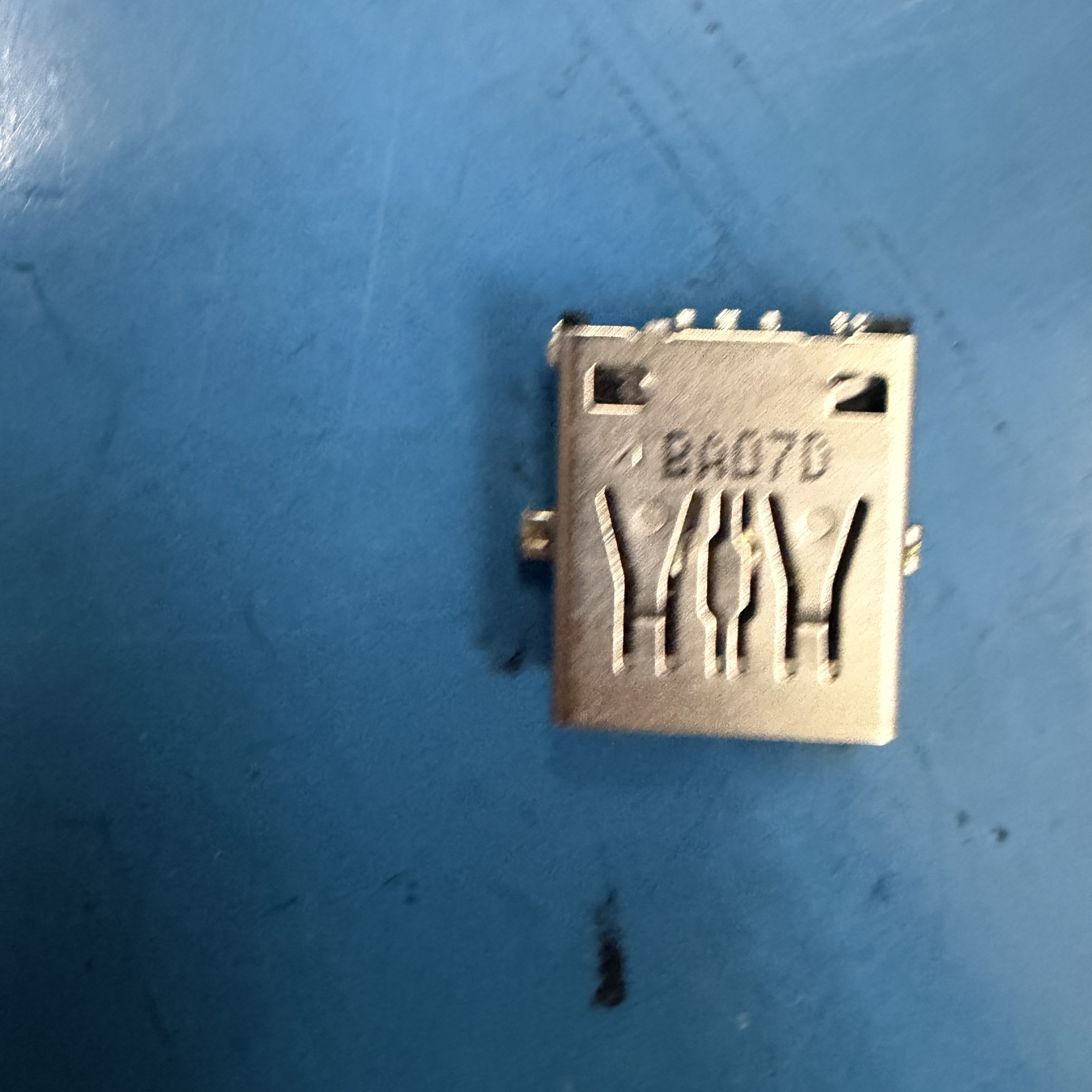 适用华硕笔记本电脑UX5000LUSB插座数据口UX581L内置插孔ASUS接口