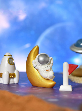 太空宇航员装饰树脂摆件星球太空舱飞碟蛋糕烘培装饰摆水晶球配件