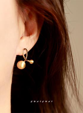 清仓！创意交叉音符耳钉女925银针个性设计感拉丝金属球耳环耳饰