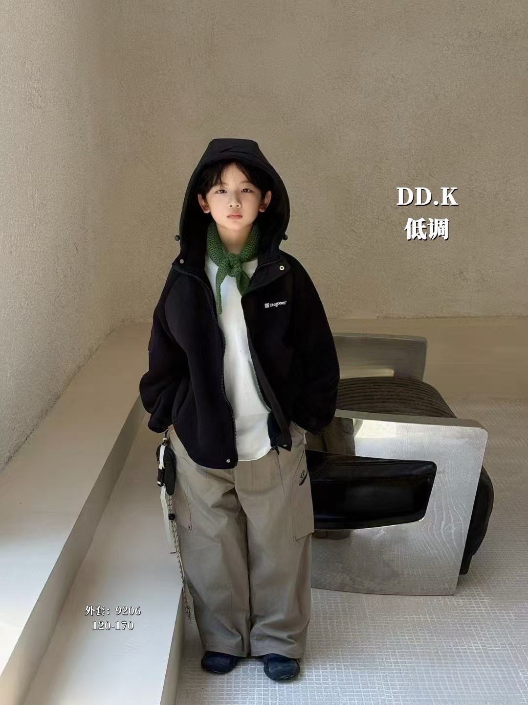 2025冬季新款儿童韩版纯色男女童中大童连帽摇粒绒拼接棉服外套潮