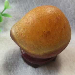 纯天然马岛玛瑙原石小摆件，黄晶山。黄水晶体非常突出 玛瑙把玩