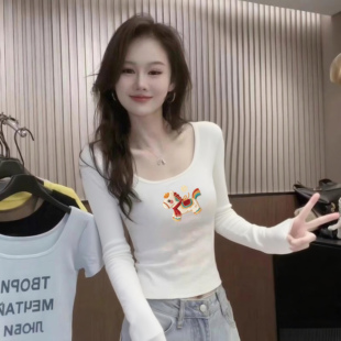 短款 女装 洋气印花内搭修身 t恤2025春秋打底衫 上衣潮 纯欲风u领长袖