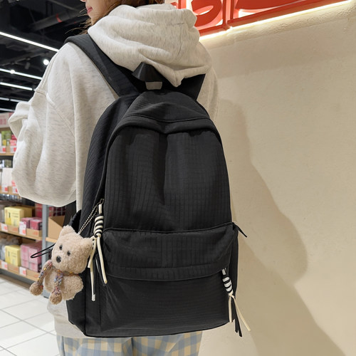 学院风大小号轻便休闲百搭双肩包