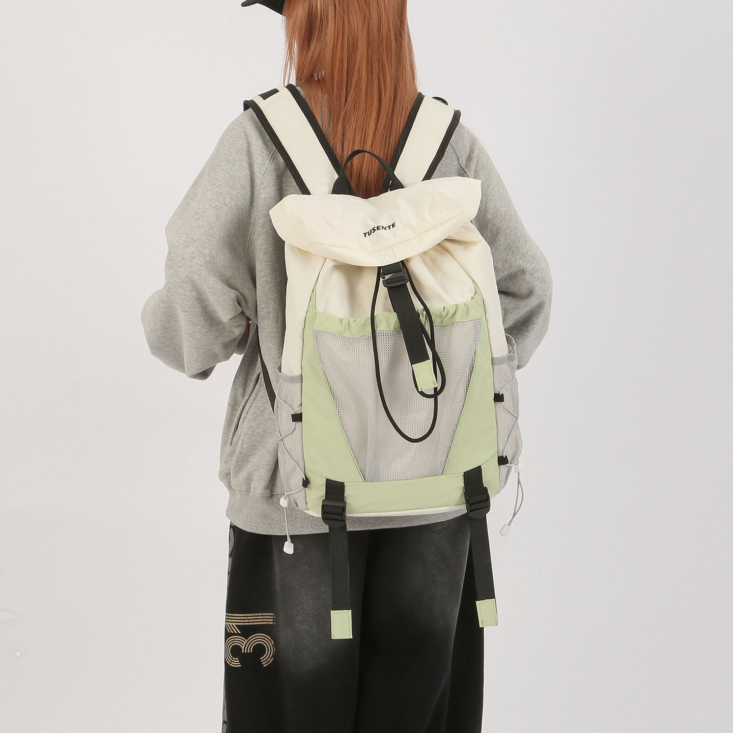 轻量化高颜值拼色双肩包