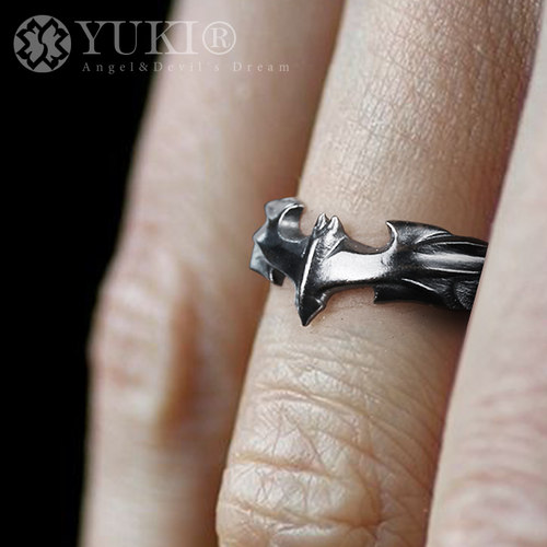 YUKI男女情侣蝙蝠侠银戒