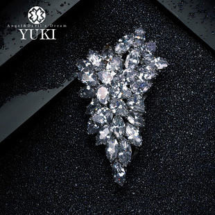 YUKI个性 别针情人礼物潮配饰 胸针高级感闪烁绚丽痞帅胸花男女个性