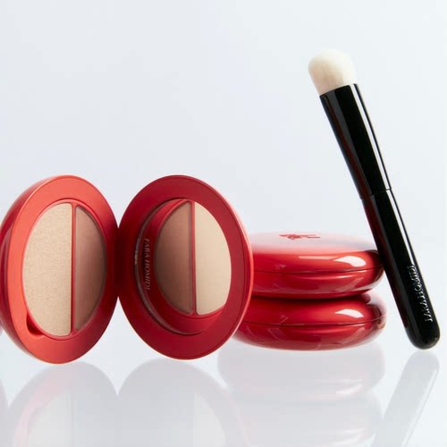 预 打造通透立体妆容 FARA HOMIDI 双效精华遮瑕高光盘3.7g 奢华