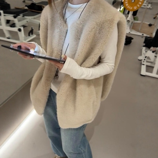秋冬小个子环保皮草马甲外套女毛毛绒中长款2026秋冬新款夹克背心
