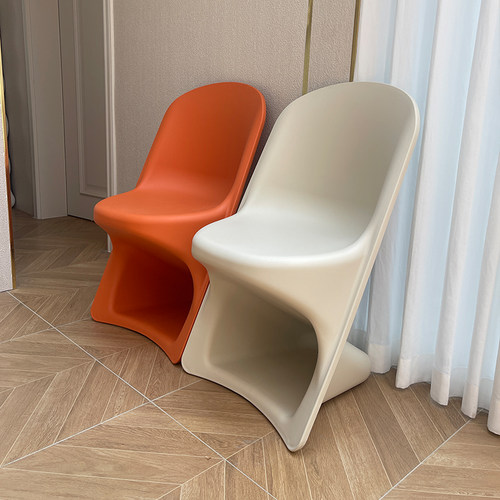 创意个性轻奢餐椅家用高级感可叠放靠背凳阳台塑料奶油风椅子商用