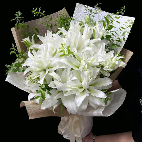 百合康乃馨玫瑰花束送妈妈长辈生日鲜花速递同城北京上海杭州配送