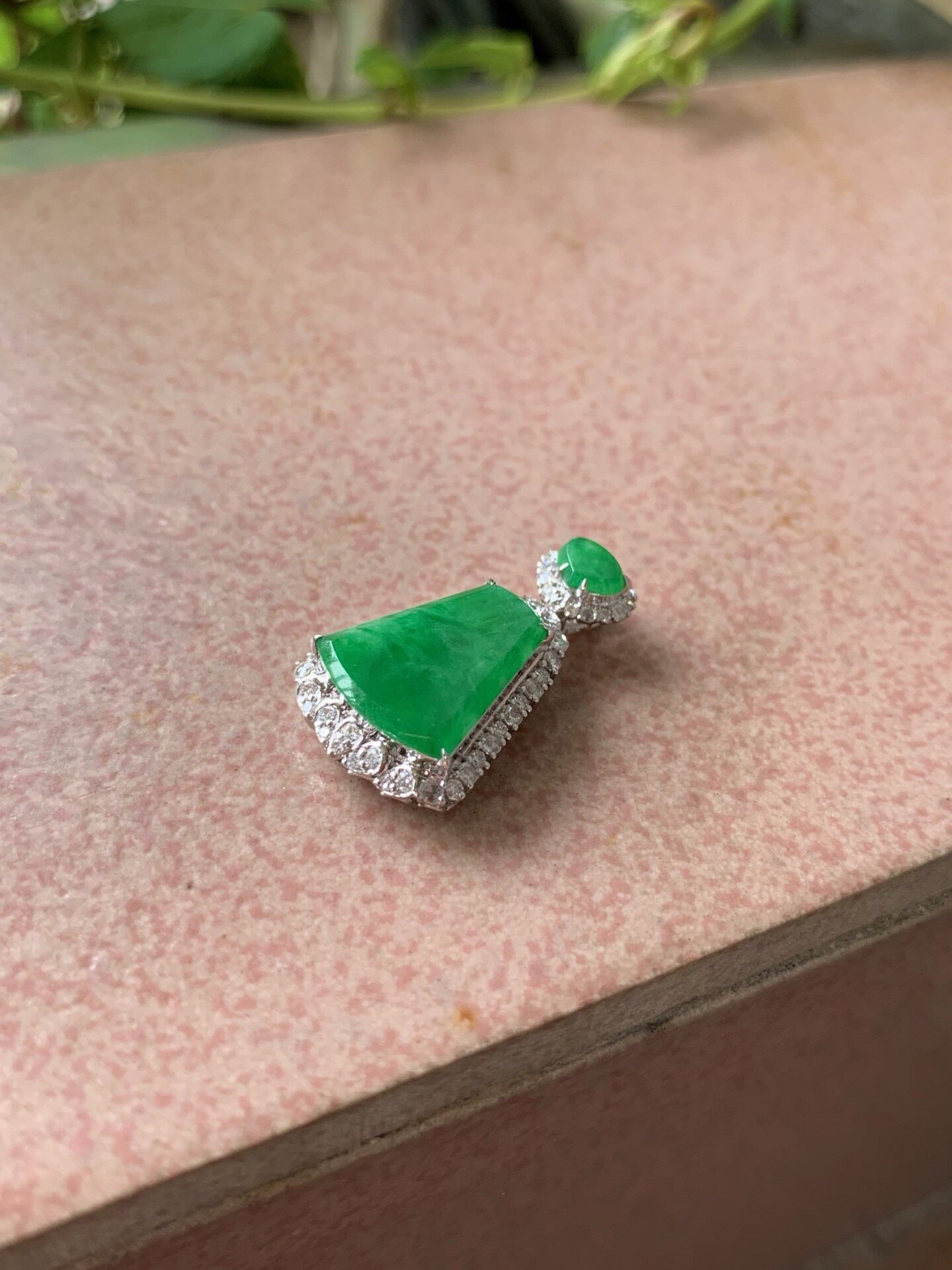 【小陈翡翠】缅甸天然翡翠A货辣绿翡翠18 K金伴钻吊坠