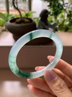 【小陈翡翠】缅甸天然翡翠A货冰飘兰花51圆条翡翠手镯