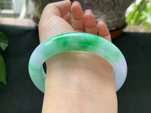 【小陈翡翠】缅甸天然翡翠A货辣阳绿59-60大圈口正圈翡翠手镯