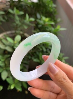【小陈翡翠】缅甸天然翡翠A货浅紫浅绿飘点绿花色53正圈翡翠手镯