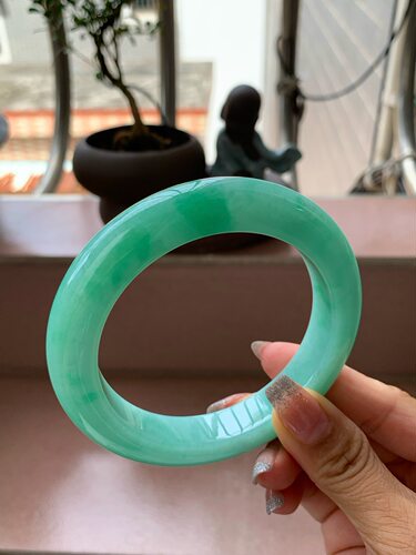 【小陈翡翠】缅甸天然翡翠A货甜阳绿满色63大圈口正圈翡翠手镯